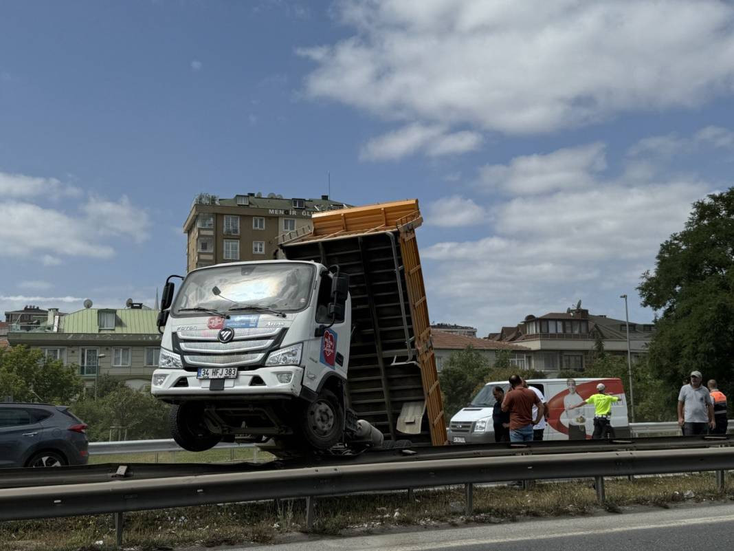 Damperli kamyon böyle şaha kalktı! Görenler şaştı kaldı - Resim: 11